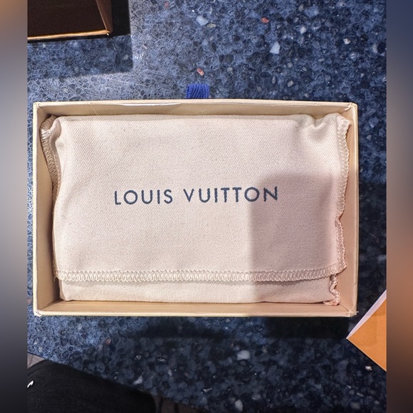 Louis Vuitton Défilé Homme Automne-Hiver 2021 - Picture 8 of 13